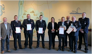 Verabschiedung und Ernennung ehrenamtlicher Führungskräfte Verabschiedung und Ernennung ehrenamtlicher Führungskräfte - Feuerwehr